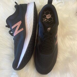 New Balance Black Rose Gold Fresh Foam Women’s 9.5